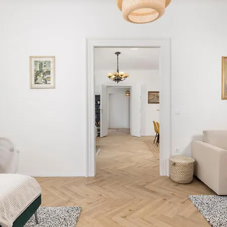 Nina Apartman