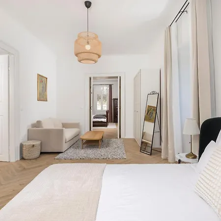 Nina Apartman